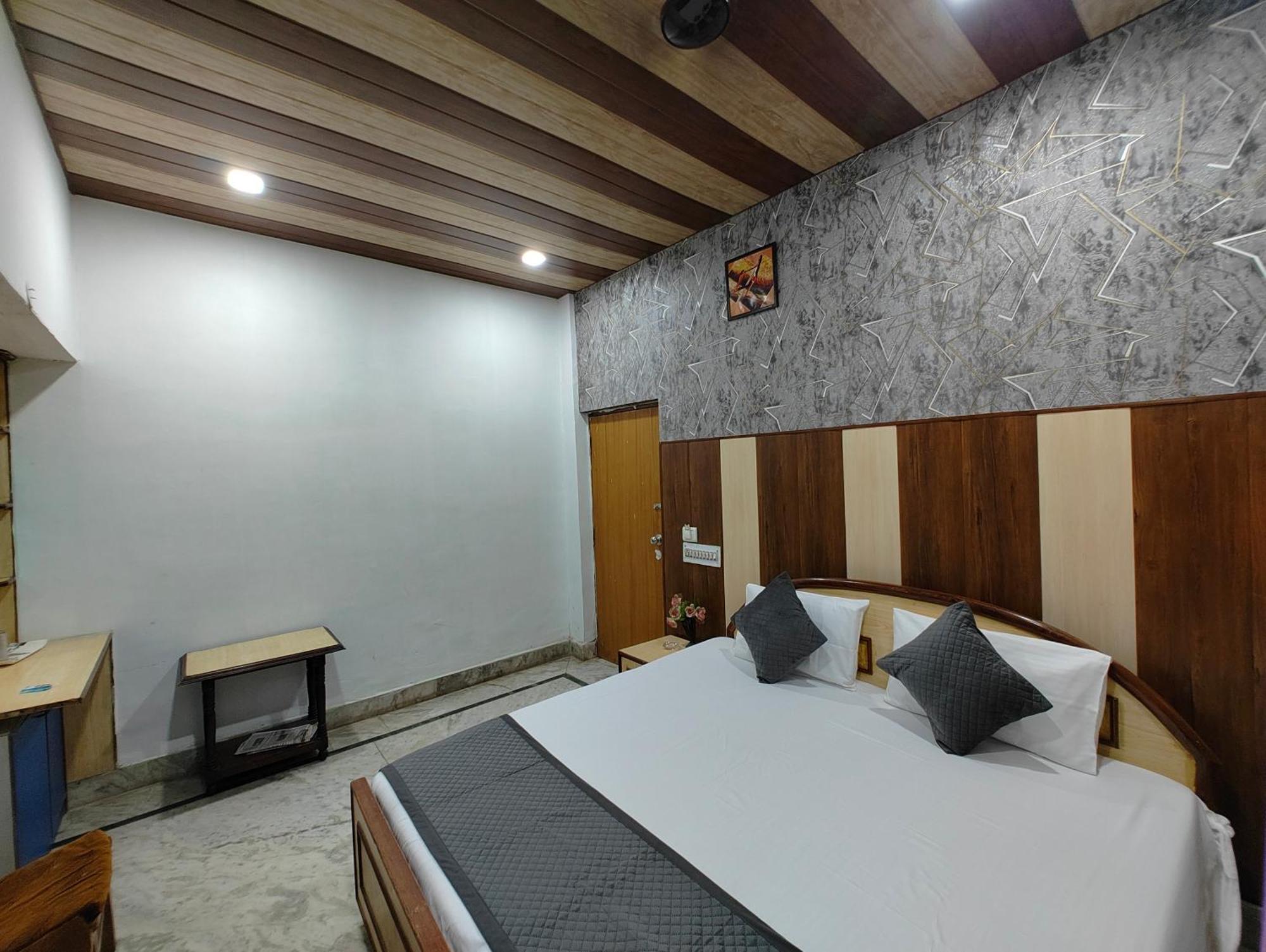 Hotel Swarajya Palace Agra  Dış mekan fotoğraf